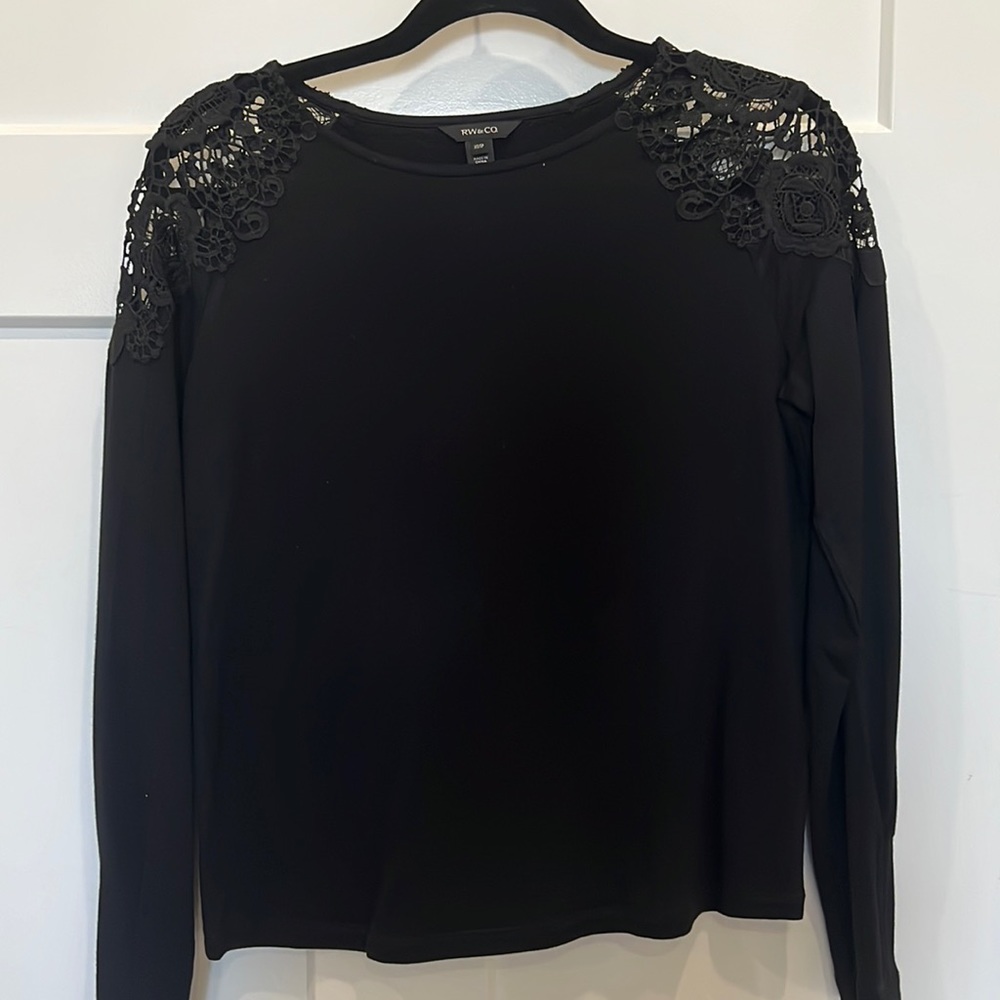 RW&Co Floral Cut Out